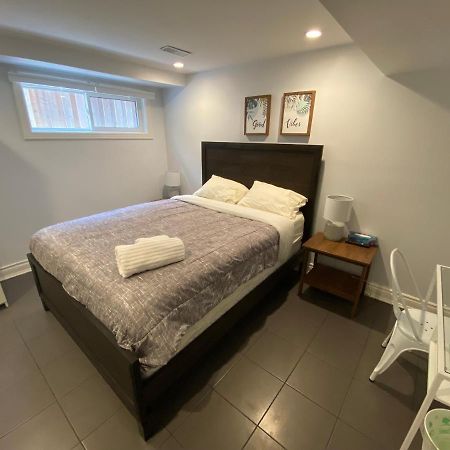 Yonge And Finch Subway !S Spacious And Modern Private Bd With Shared Bathroom 多伦多 外观 照片