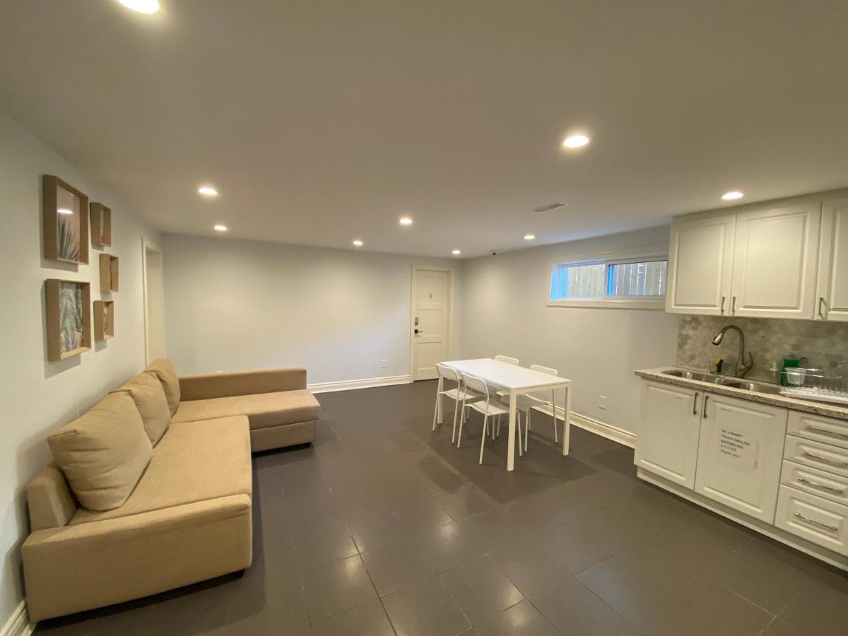 Yonge And Finch Subway !S Spacious And Modern Private Bd With Shared Bathroom 多伦多 外观 照片
