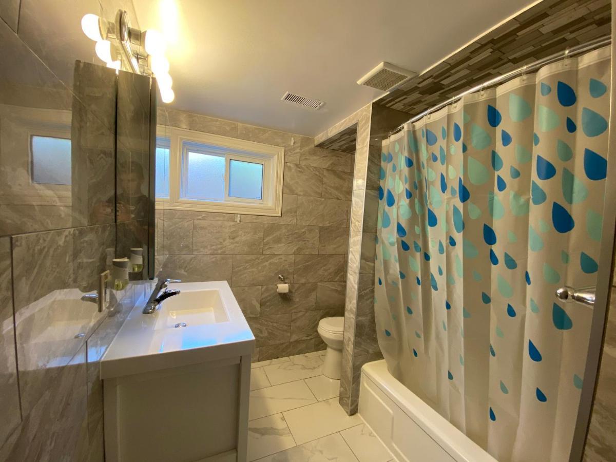 Yonge And Finch Subway !S Spacious And Modern Private Bd With Shared Bathroom 多伦多 外观 照片