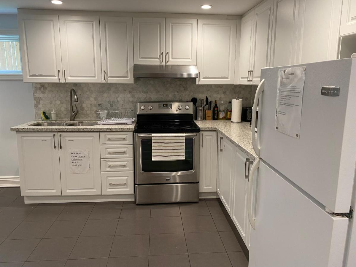 Yonge And Finch Subway !S Spacious And Modern Private Bd With Shared Bathroom 多伦多 外观 照片