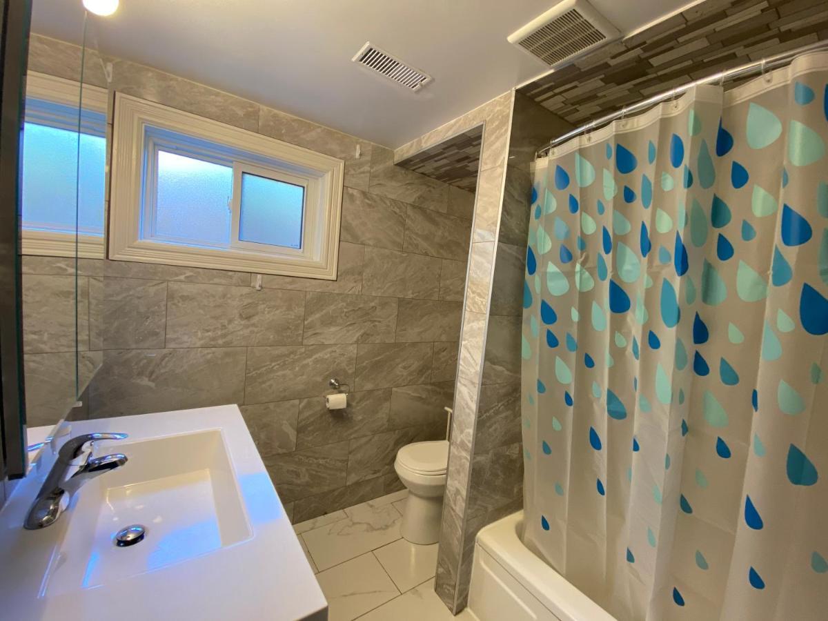 Yonge And Finch Subway !S Spacious And Modern Private Bd With Shared Bathroom 多伦多 外观 照片